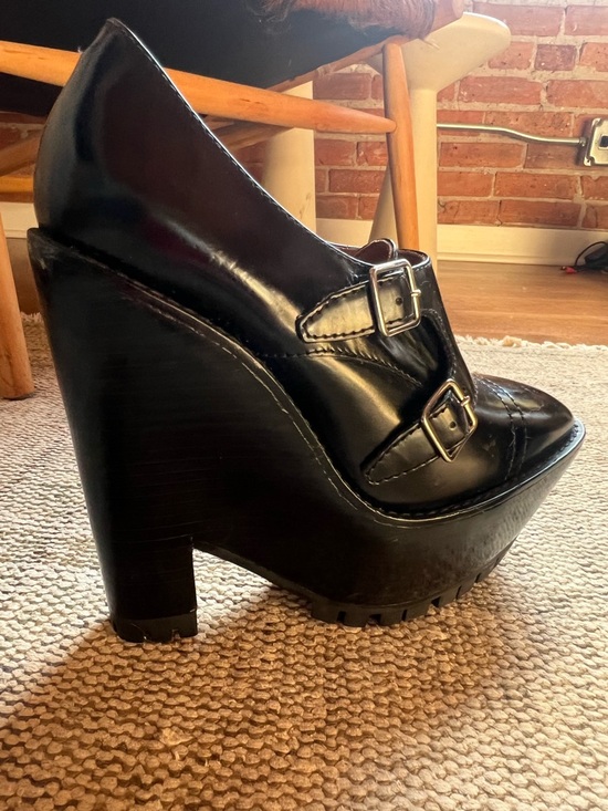 Burberry Prorsum Black Leather Platform Heels w/ Buckle | Chunky Lug Sole main image 7